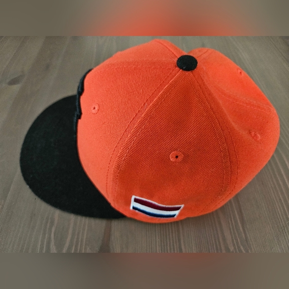 EUC World Baseball Classic Netherlands Holland Fitted Baseball Cap Hat sz 7 1/8 - Picture 2 of 2